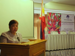 DSWD Undersecretary Florita R. Villar discusses the issue of adolescent pregnancy during the Forum on Child and Adolescent Pregnancy.
