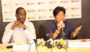 Humarap sa mga miyembro ng press sina Secretary Dinky Soliman at World Food Programme Deputy Country Director Asaka Nyangara