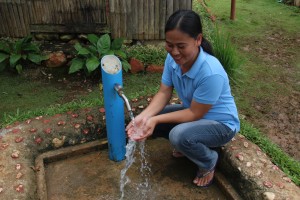 Through the hard work of Marissa Nim and other Kalahi-CIDSS volunteers, Brgy. Kauswagan in Manjuyod, Negros Oriental now enjoys clean flowing water.
