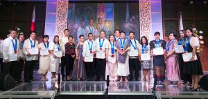 Department of Social Welfare and Development Secretary Judy M. Taguiwalo, together with Undersecretary Florita Villar, Assistant Secretary Aleli Bawagan and Assistant Secretary Jose Antonio Hernandez conferred the Gawad Kalihim Awards to 16 Contract of Service workers from the different offices, bureaus, services and units (OBSUS) of DSWD Central Office during the Program on Awards and Incentives for Service Excellence (PRAISE) held on February 24, at the Land Bank Auditorium in Ermita, Manila.