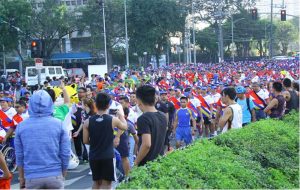 Hundreds of athletes and participants from government agencies and educational institutions joined the ten-kilometer baton relay which traversed through the streets of Manila on Sunday, 12 March 2017