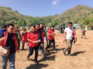 Sec. Taguiwalo arrives at Tingloy, Batangas with other DSWD officials and staff of the DSWD-Disaster Response Assistance and Management Bureau (DReAMB). Tingloy recorded the highest number of families affected by the earthquake numbering to 3,172 or 11,859 individuals. (Photo Credit: Voltaire Tupaz)