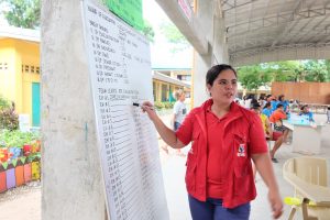 DSWD FO VII social worker provides technical assistance to the LGU regarding camp management.