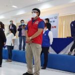 Left photo: DSWD Secretary Rolando Bautista (right) joins other government officials during the launching of “Mask BIDA Laban sa COVID-19,” a face mask distribution project of the government for beneficiaries of the Social Amelioration Program (SAP). Right Photo: DSWD Undersecretary Rene Glen Paje hands face masks to a resident of Sitio Milagrosa, Barangay San Roque, Antipolo City during the community distribution in the area.